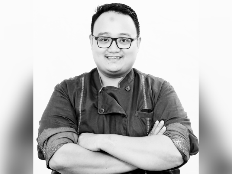 Kisah Pedagang RM Padang Kecil di Pelosok Negeri